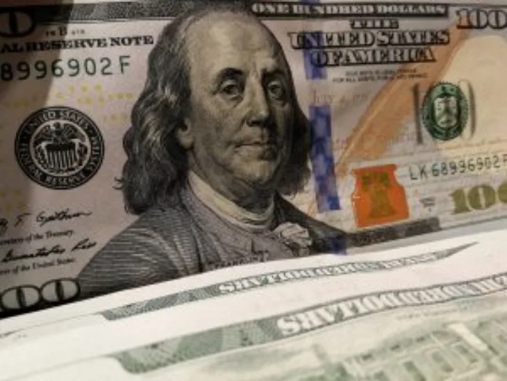 Dolar pare novac