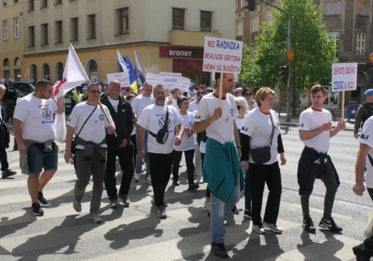 Prvi maj protesti radnici nezadovoljstvo bunt 2 872x610