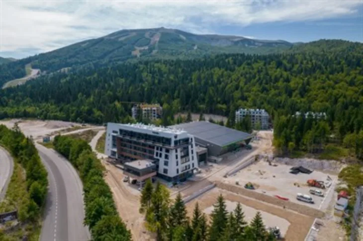 Bjelašnica. poslovno-sportskicentr Trnovo