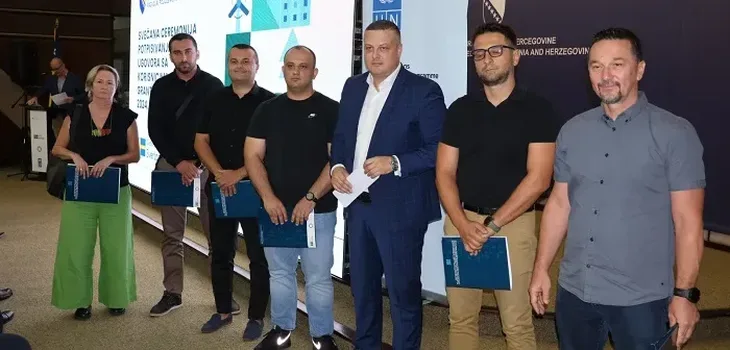 Vojin Mijatović ministar sa korisnicima podrske