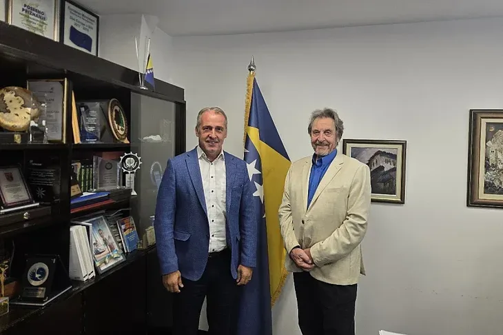 Errol Musk (desno) na sastanku s Mirsad Jašarspahić