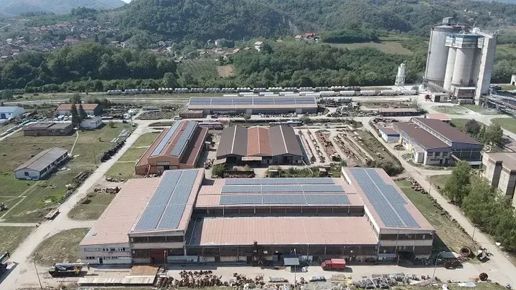 Solarni paneli na objektima u kompaniji Alumina