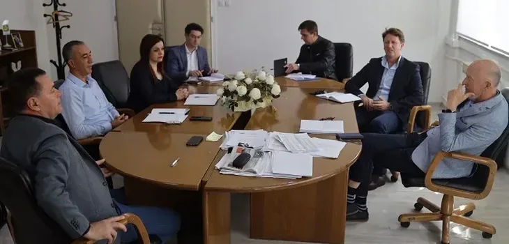 Sastanak banovici Alma Ras