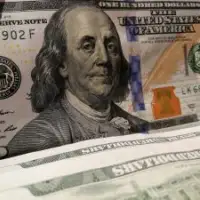 Dolar pare novac