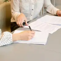 Revizija inspekcija kontrola papiri izvjestaj biznis zene office 872x610