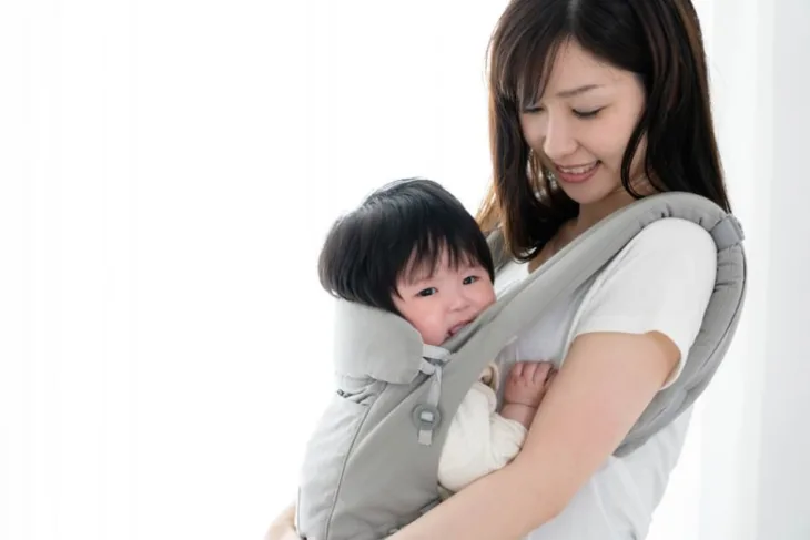 Japanka s bebom Shutterstock