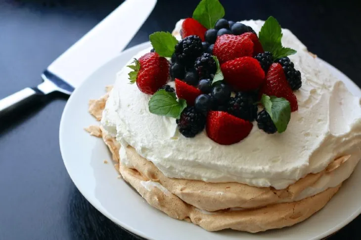 Kolac Pavlova torta Pixabay