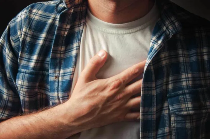 Srce bol grudi infarkt Shutterstock