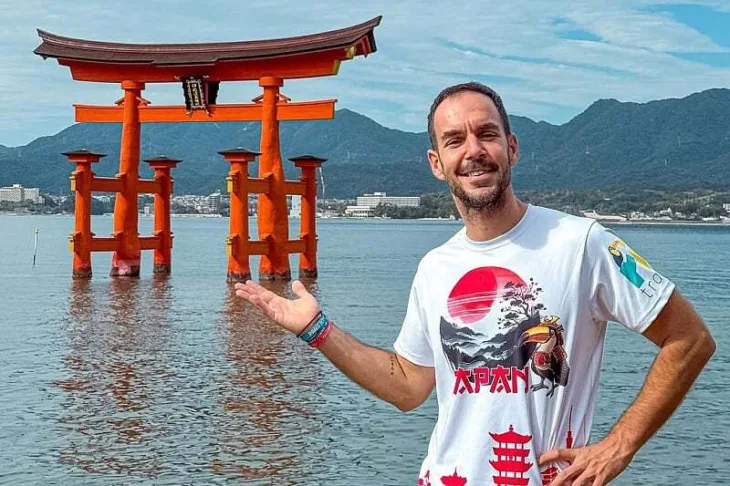 Japan Robert Dacesin