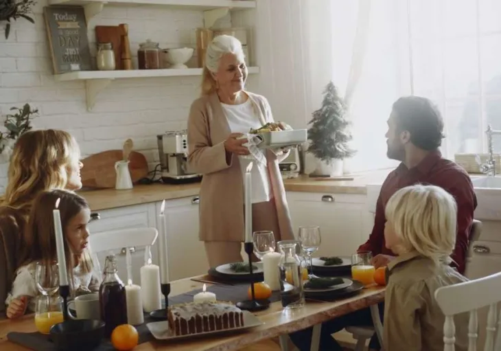 Hrana praznici rucak porodica 872x610