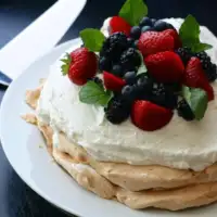 Kolac Pavlova torta Pixabay