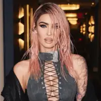 Megan fox dosla na zabavu u korzetu i gacicama fanovi je napali megan fox 65cb133edb121