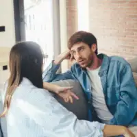 Muškarac zena ljubav bars