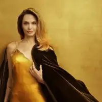 Anđelina Đoli. Društvene mreže