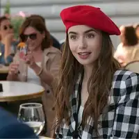 Lily Collins u seriji Emily in Paris