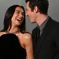 Oscar Dua Lipa Callum Turner