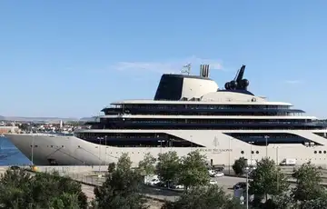 Hrvatska plutajući hotel