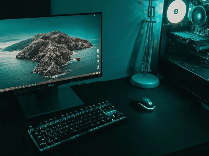 Racunar kompjuter Foto Unsplash