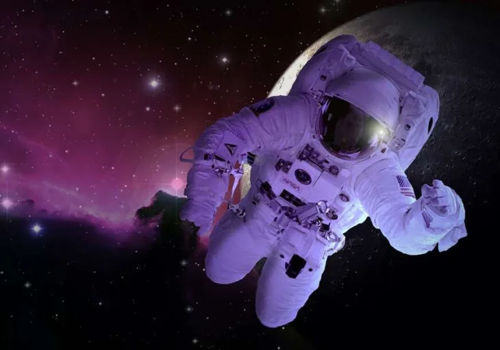 Astronaut 872x610