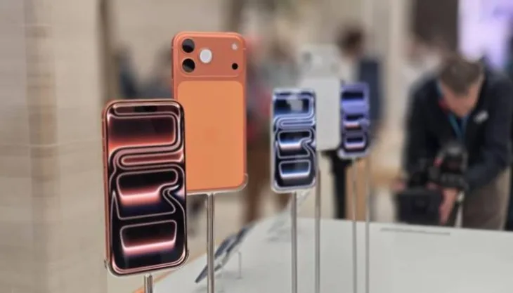 Iphone 17 will drive record apple shipments 700x400