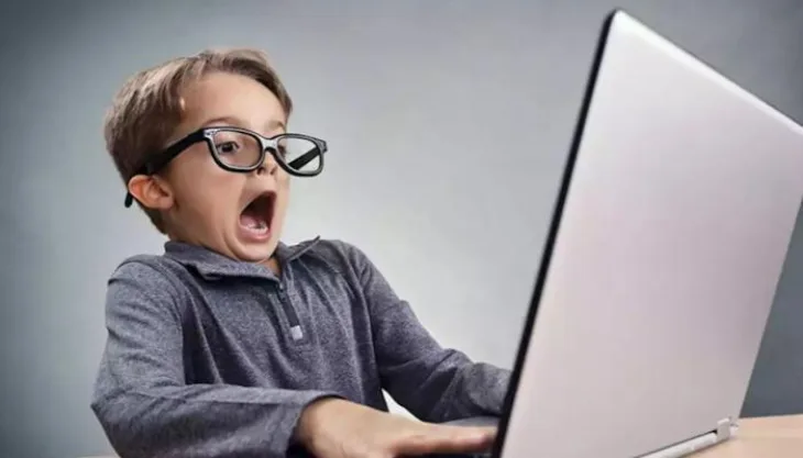Dijete laptop