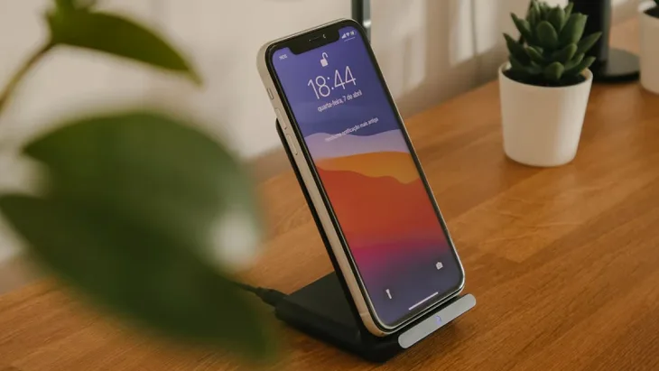 I Phone 15 Qi2