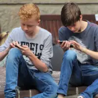 mobitel djeca  YouTube i TikTok