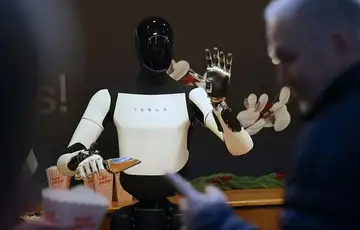 Tesla Humanoidi