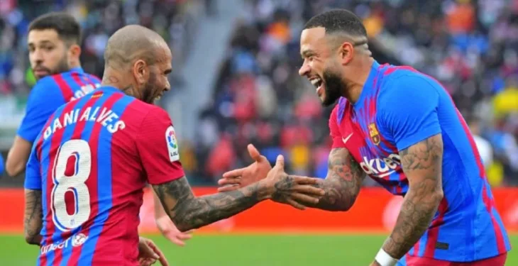 Memphis Depay Dani Alves