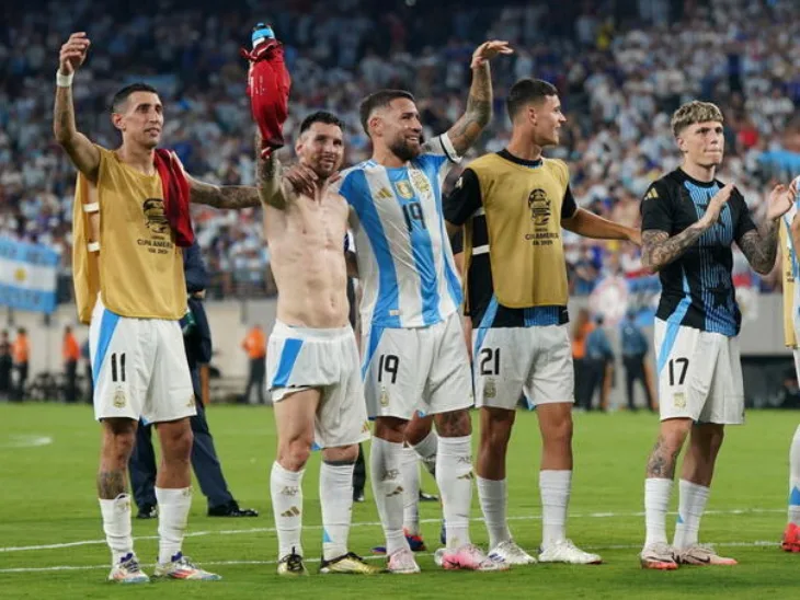 Argentina u finalu copa americe messi  X