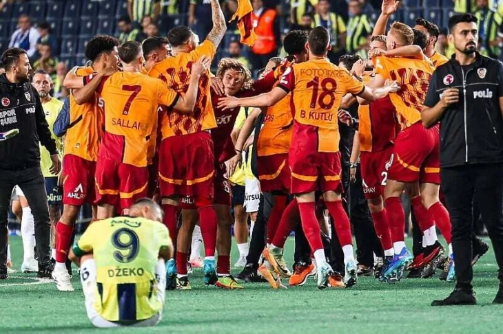 Edin Džeko  Fenerbahče Foto: Sportz/Twitter