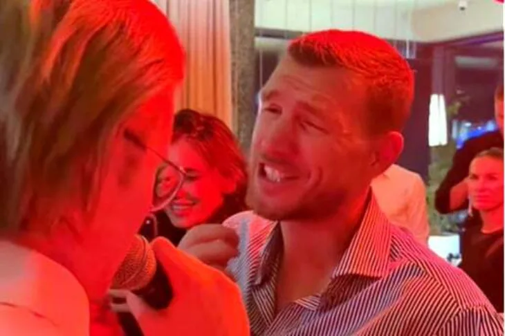 Dzeko se opustio u pauzi izmedu utakmica