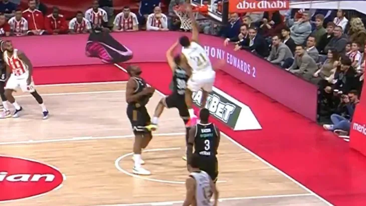 Joel Bolomboy kk crvena zvezda zakucavanje