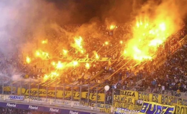 River Platea i Boca Juniorsa na Monumental stadion pozar