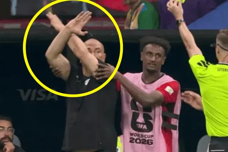 Hossam hassan x pokazao rukom
