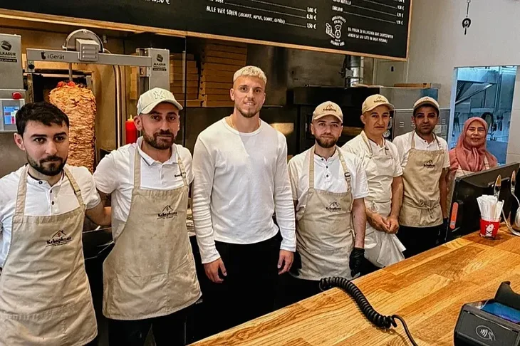 Ermedin Demirovic Kebabhaus stuttgart