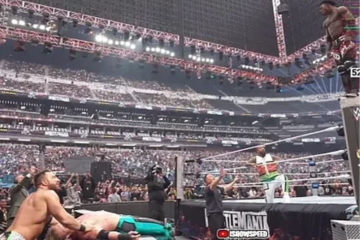 I Show Speed zaprepastio gledatelje Wrestle Manije stravicnim skokom na Logana Paula