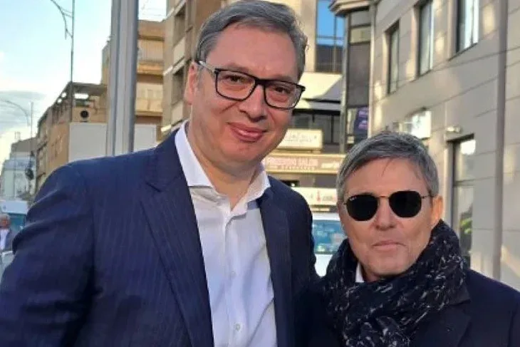 Aleksandar Vučić Dragan Stojković Piksi na  stranackom mitingu 05