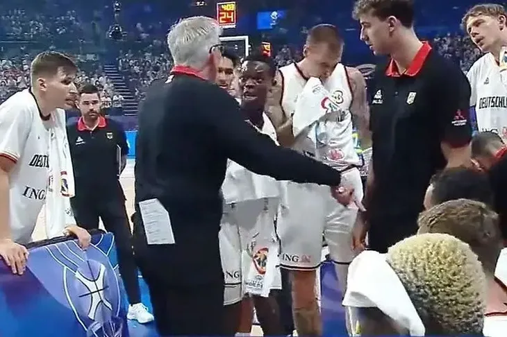Trenutak sukoba tokom pauze njemacka kosarka