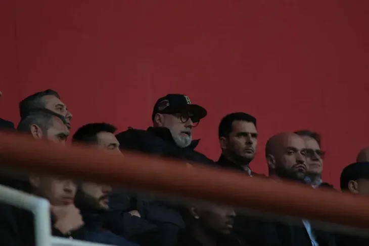 Barbarez i spahic vec u akciji dobili su velike ovacije na stadionu se nalazi sportsport