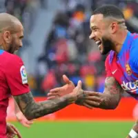 Memphis Depay Dani Alves