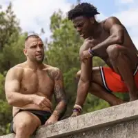 Jutjuber Speed i kikbokser Plazibat odusevili Split spektakularnim skokovima u more