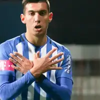 Myrto Uzuni E Pa