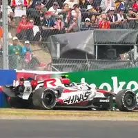 Oliver Bearman izletio u ogradu