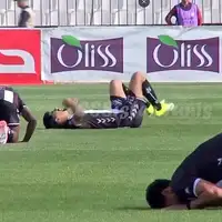 Tunis Iscrpljeni igraci popadali po terenu Poste razaman