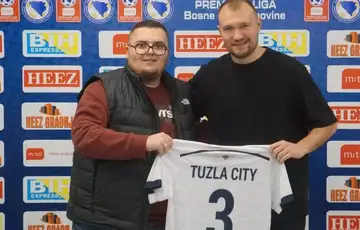 Aleksey Nikitin na potpisu ugovora za FK Tuzla City