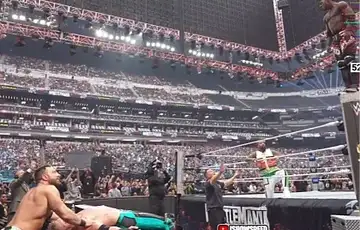 I Show Speed zaprepastio gledatelje Wrestle Manije stravicnim skokom na Logana Paula