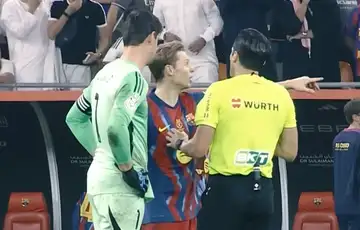 Real Madrid El Clasico FC Barcelona Trenutak kada je De Jong dobio crveni karton