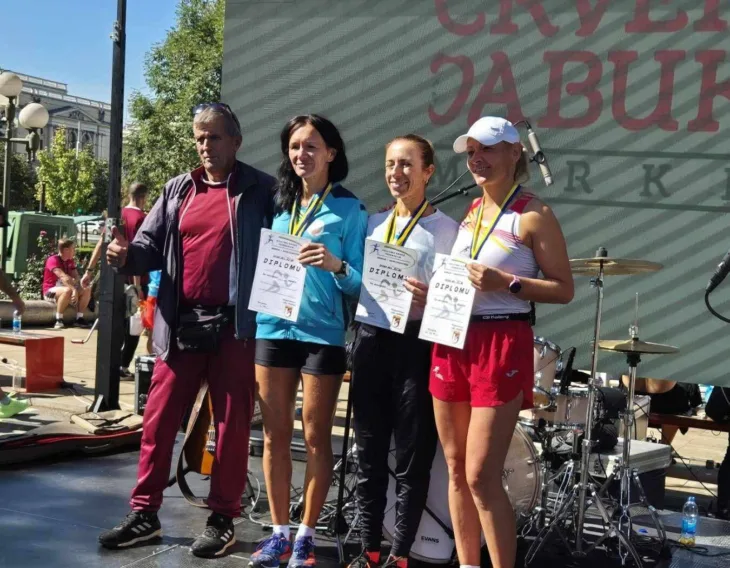 Amela Trožić Dtuga zdesna, tri puta najbolja sportistkinja Sanskog Mosta