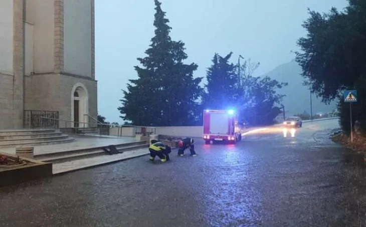 Neum poplava kisa